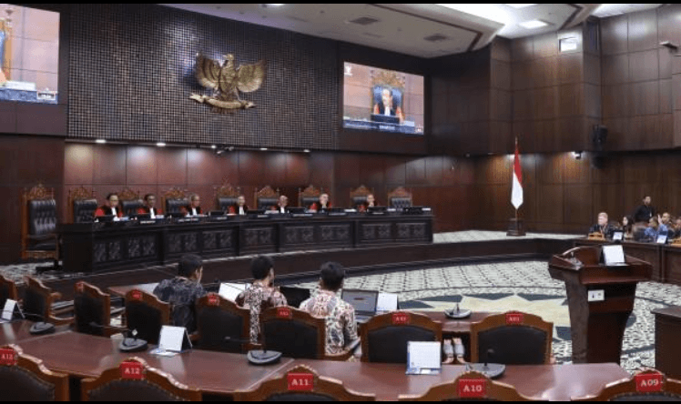 Sidang Mahkamah Konstitusi terkait gugatan program makan bergizi gratis terhadap anggaran pendidikan