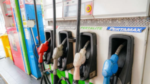 Nozzle pompa bensin di SPBU sebagai ilustrasi krisis energi