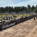 Suasana Keramaian Pacu Kudo Padang Pariaman 2026 di Galanggang Paguah Duku